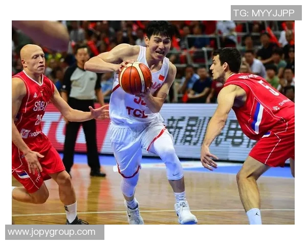 南京篮球队耐力展现全场精彩表现引发球迷热议