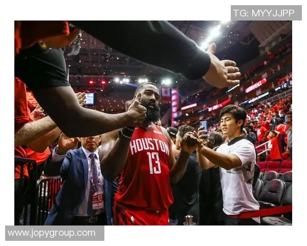 2017年NBA季后赛火箭与勇士的巅峰对决与精彩瞬间回顾 2017年NBA季后赛火箭与勇士的巅峰对决与精彩瞬间回顾